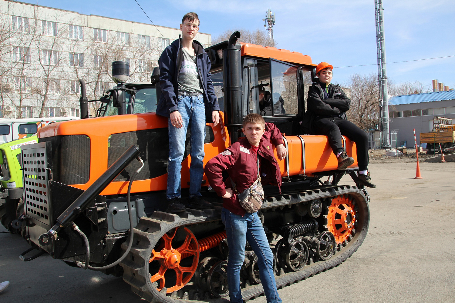 Учить безопасности на практике!